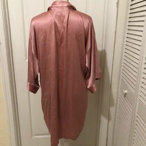 Victoria's Secret Intimates & Sleepwear - Victoria Secret Light Pink Silk Robe Victoria's Secret Intimates & Sleepwear - Victoria Secret Light Pink Silk Robe